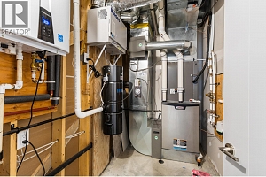 1068 Clarance Avenue - Photo 56