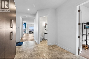 1068 Clarance Avenue - Photo 6