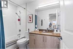 1068 Clarance Avenue - Photo 62