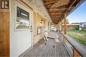 2340 Pandosy Street - Photo 11