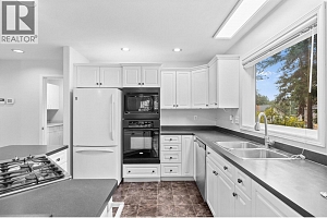 3932 Lakevale Place - Photo 11