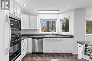 3932 Lakevale Place - Photo 13