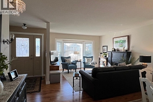 814 8 Avenue - Photo 5