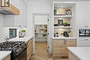 1062 Emslie Street - Photo 2