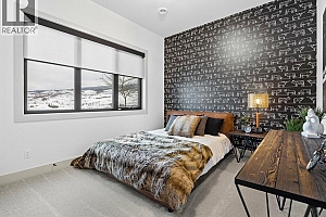 1062 Emslie Street - Photo 25