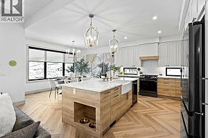 1062 Emslie Street - Photo 3