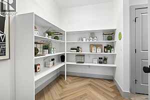 1062 Emslie Street - Photo 5