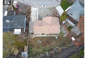 3600 37 Avenue - Photo 3