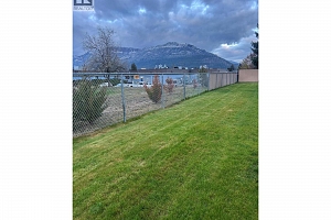 501 Kildonan Avenue Unit# 11 - Photo 2