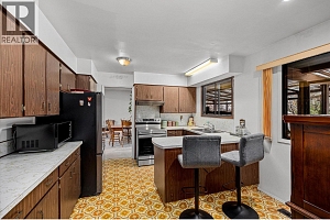 2425 Collingwood Road - Photo 10