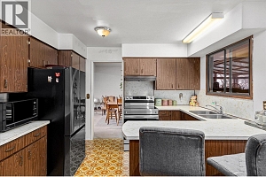 2425 Collingwood Road - Photo 11