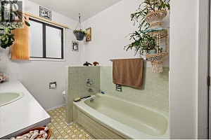 2425 Collingwood Road - Photo 21