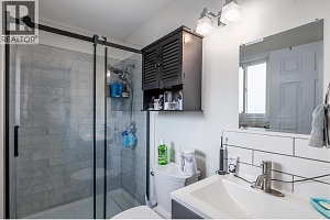 3728 Glenway Road - Photo 16