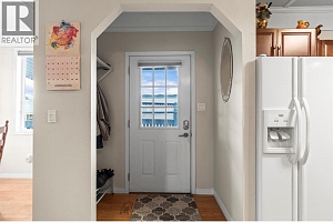 2727 Lakeshore Drive Unit# 18 - Photo 2