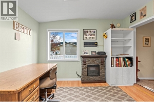 2727 Lakeshore Drive Unit# 18 - Photo 27