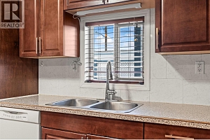 2727 Lakeshore Drive Unit# 18 - Photo 6