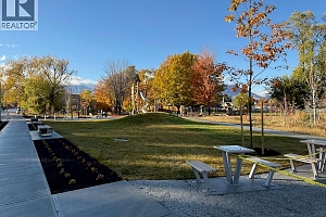 882 Burne Avenue - Photo 18