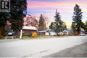 607 REGENT Avenue - Photo 3