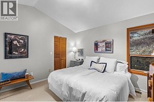 16455 Commonage Road - Photo 32