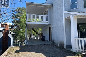 1425 Highland Drive S - Photo 2