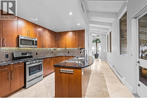 930 Fairway Crescent - Photo 10