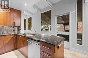 930 Fairway Crescent - Photo 11