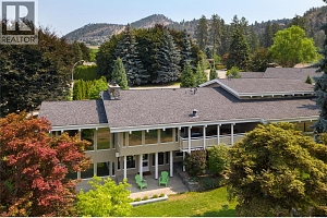 930 Fairway Crescent - Photo 2