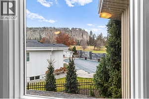 930 Fairway Crescent - Photo 34