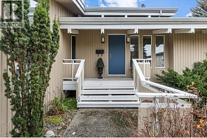 930 Fairway Crescent - Photo 43