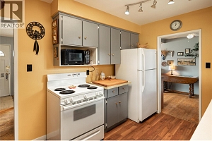 2150 BURNETT Street - Photo 6