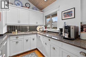 1774 Highland Drive N - Photo 25