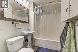 541 Okanagan Boulevard - Photo 15