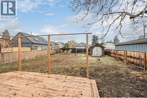 541 Okanagan Boulevard - Photo 21