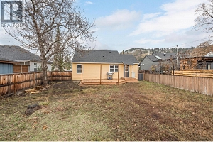 541 Okanagan Boulevard - Photo 24