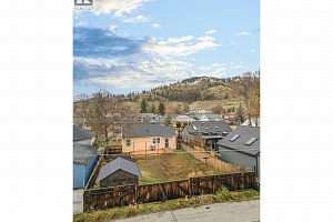 541 Okanagan Boulevard - Photo 28