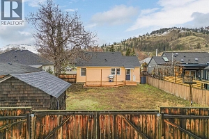 541 Okanagan Boulevard - Photo 29