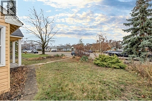 541 Okanagan Boulevard - Photo 30