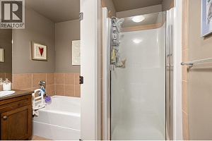 2070 Boucherie Road Unit# 403 - Photo 22