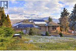 727 Cassiar Crescent - Photo 3