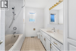 727 Cassiar Crescent - Photo 40