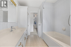 727 Cassiar Crescent - Photo 41