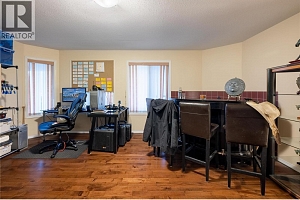 727 Cassiar Crescent - Photo 45