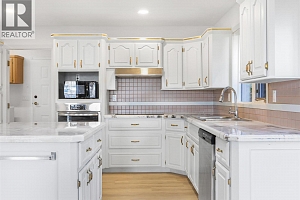 727 Cassiar Crescent - Photo 5