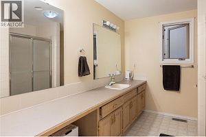 727 Cassiar Crescent - Photo 52