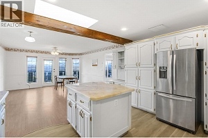 727 Cassiar Crescent - Photo 9