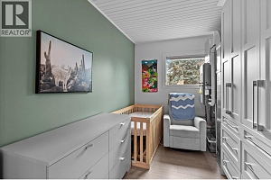 584 Okanagan Boulevard - Photo 18