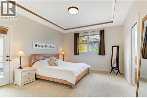 737 Kuipers Crescent - Photo 35