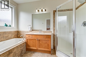 737 Kuipers Crescent - Photo 36