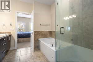 328 Providence Avenue Unit# 6 - Photo 36