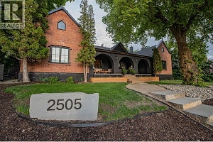 2505 23 Street - Photo 2